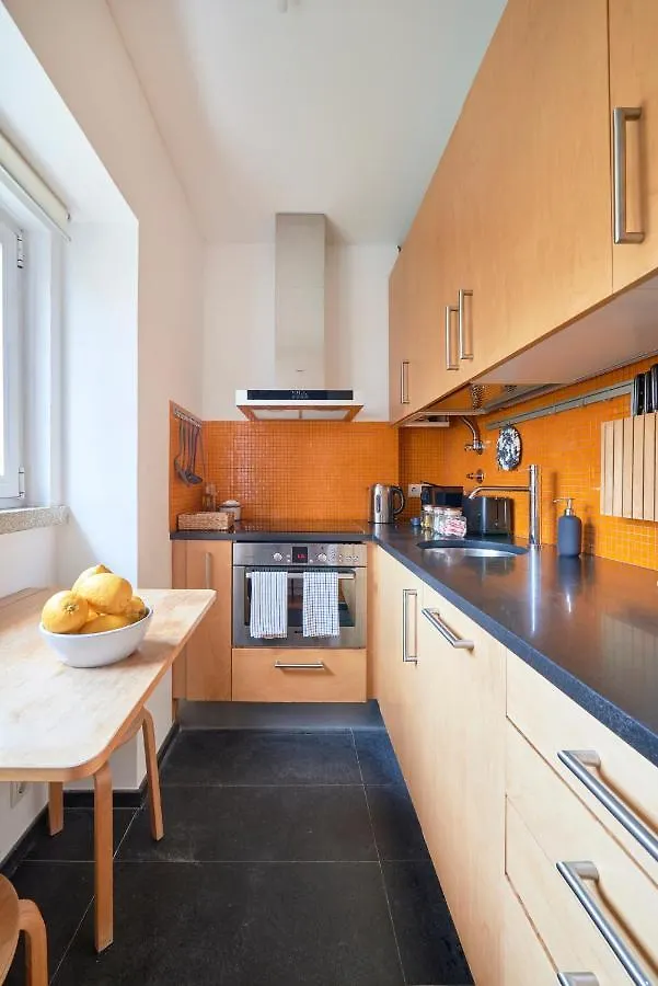 Sunny Renovated Apt With Ac, By Timecooler Lisbona 0*,