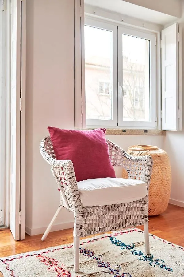 Апартаменты Sunny Renovated Apt With Ac, By Timecooler Лиссабон